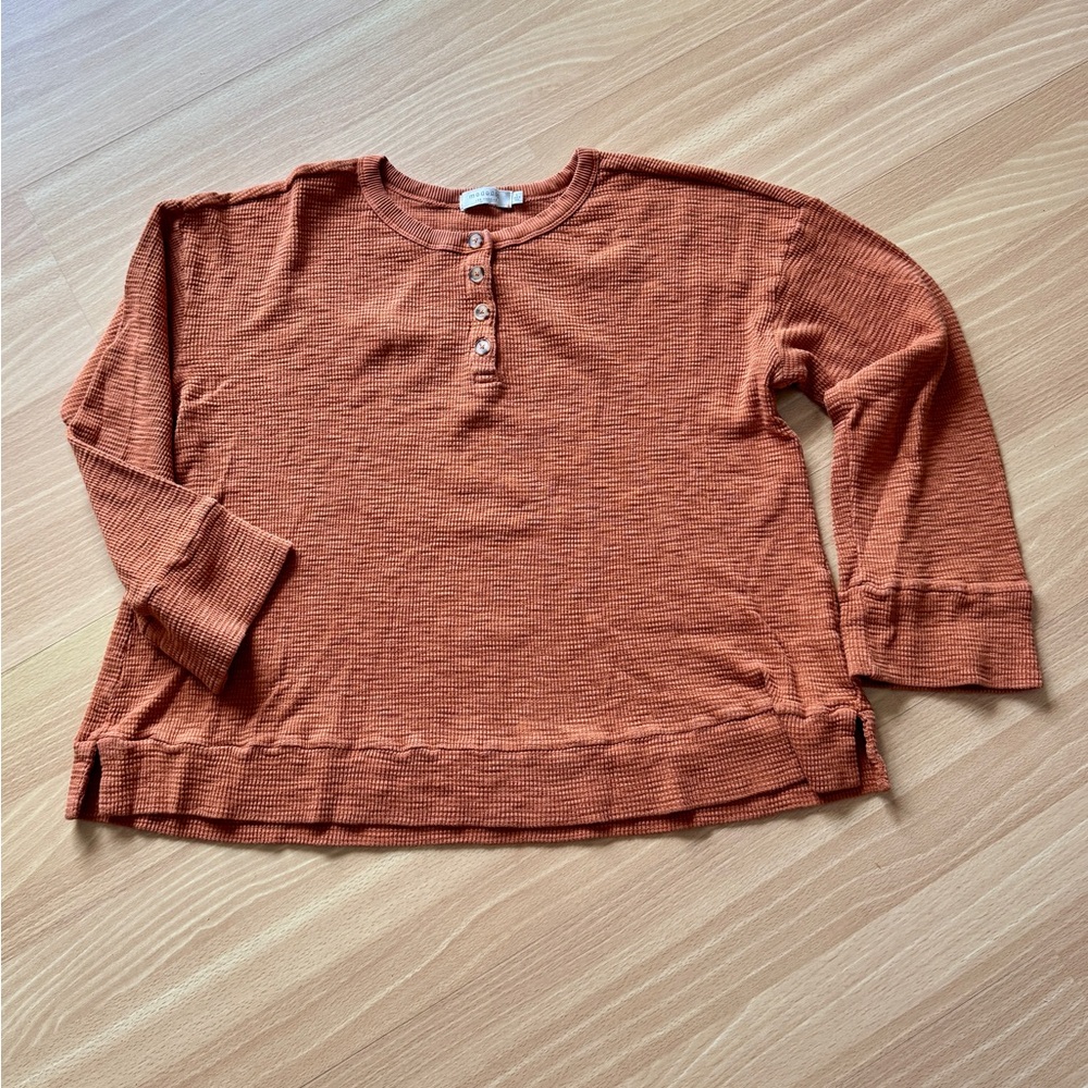 Mododoc Los Angeles Rust Henley Boxy Top